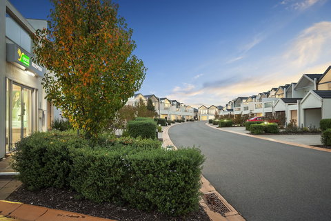 Quest Sanctuary Lakes - Holiday Sunshine Coast 0