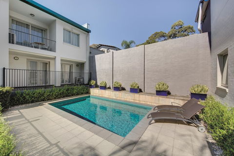 Adina Apartment Hotel Sydney Chippendale - Holiday Sunshine Coast 1