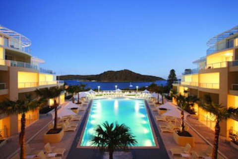 Mantra Ettalong Beach - Sunshine Coast Tourism 0