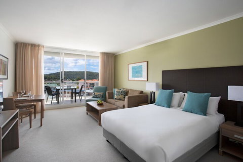 Mantra Ettalong Beach - Sunshine Coast Tourism 7