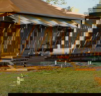 Wildman Wilderness Lodge - Holiday Sunshine Coast