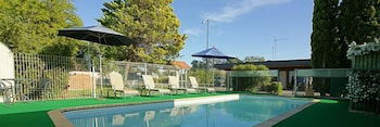 Nicholas Royal Motel - Sunshine Coast Tourism 5