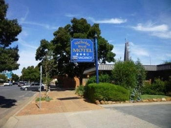 Nicholas Royal Motel - Sunshine Coast Tourism 2