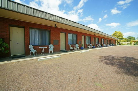 Nicholas Royal Motel - Sunshine Coast Tourism 1