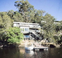 Calabash Bay Lodge - Sunshine Coast Tourism