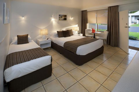 Sorrento Beach Motel - Sunshine Coast Tourism 5