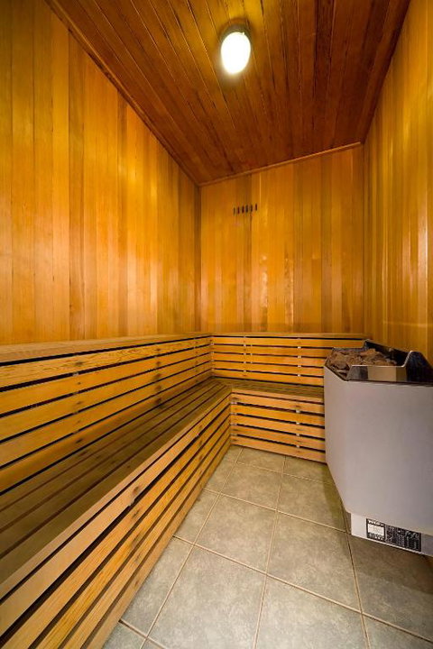 Blazing Stump Motel & Suites - Sunshine Coast Tourism 6
