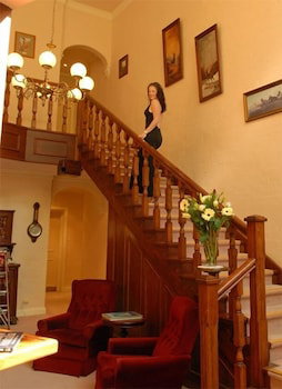 Victoria House Motor Inn - Holiday Sunshine Coast 1