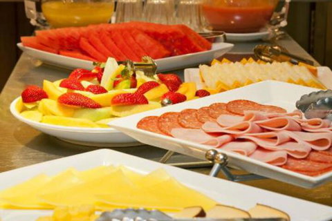 Hotel Causeway - Sunshine Coast Tourism 6