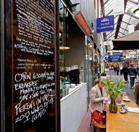 Hotel Causeway - Holiday Sunshine Coast