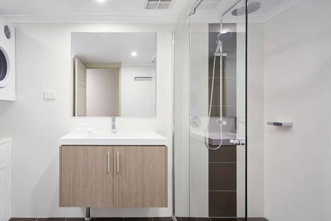 Pinnacle Apartments - Holiday Sunshine Coast 5