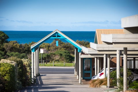 Beachfront Motel - Holiday Sunshine Coast 2
