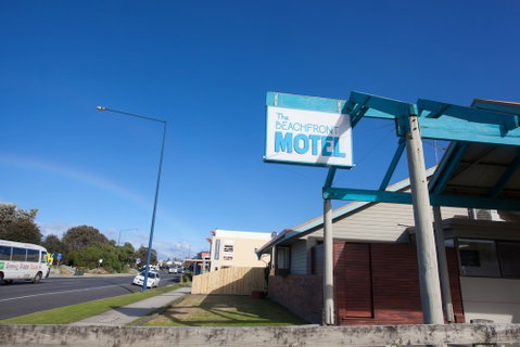 Beachfront Motel - Holiday Sunshine Coast 6