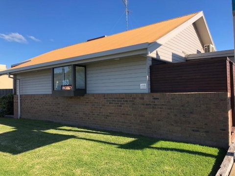 Beachfront Motel - Holiday Sunshine Coast 4