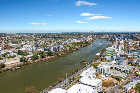 Central Cosmo Apartments - Sunshine Coast Tourism 1