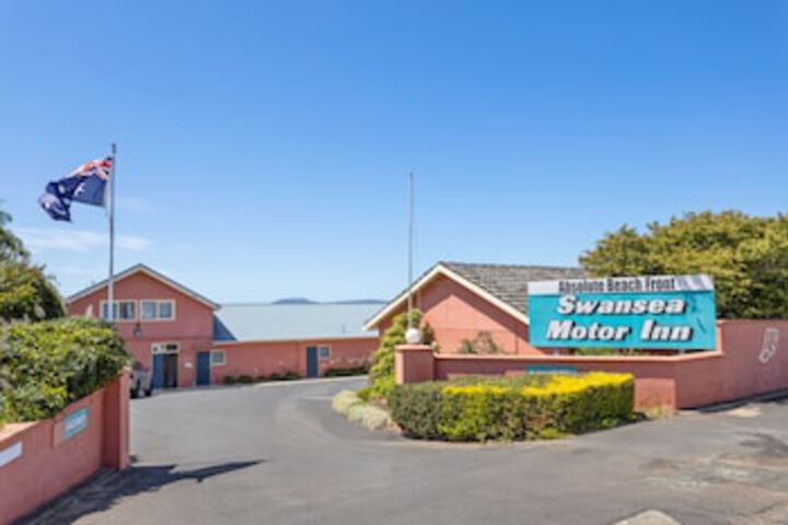 Apslawn TAS Holiday Sunshine Coast