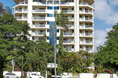 181 The Esplanade - Holiday Sunshine Coast 1