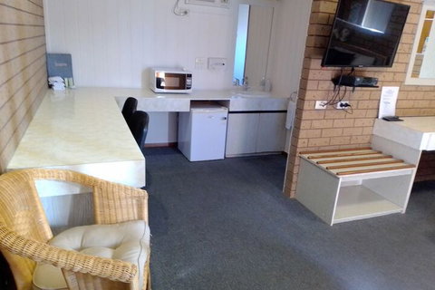 Country Home Motor Inn - Sunshine Coast Tourism 3