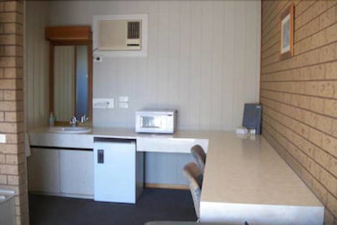Country Home Motor Inn - Sunshine Coast Tourism 6