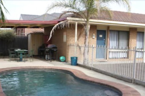 Country Home Motor Inn - Sunshine Coast Tourism 2