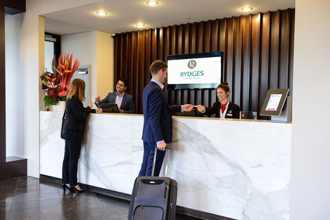 Rydges Adelaide - Holiday Sunshine Coast 1