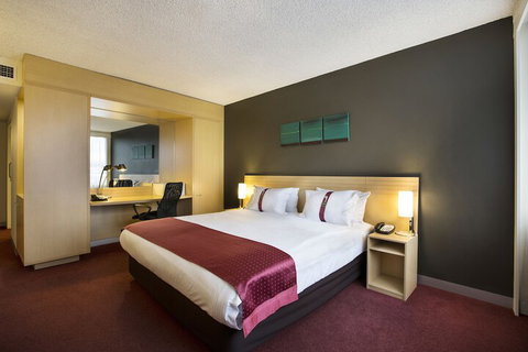 Holiday Inn Melbourne Airport, An IHG Hotel - Sunshine Coast Tourism 4