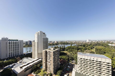 Oaks Brisbane On Margaret Suites - Sunshine Coast Tourism 1