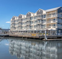 Peppers Seaport Hotel - Holiday Sunshine Coast