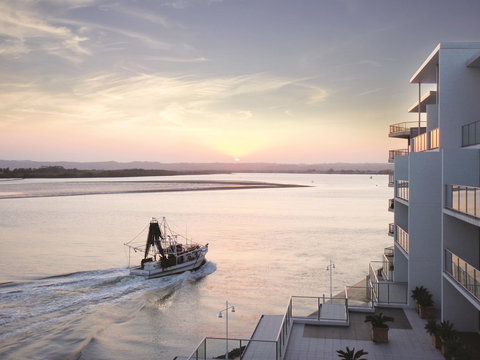 Ramada Hotel And Suites Ballina Byron - Holiday Sunshine Coast 1