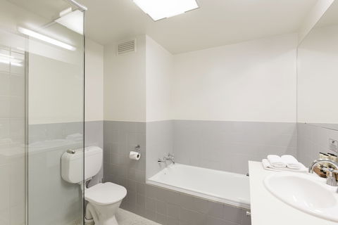 Old Woolstore Apartment Hotel - Sunshine Coast Tourism 4