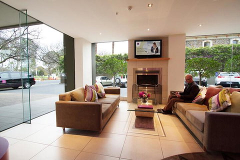 Terrace Hotel Adelaide - Holiday Sunshine Coast 5