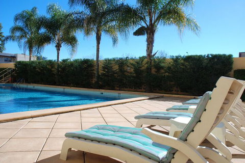 Terrace Hotel Adelaide - Holiday Sunshine Coast 1