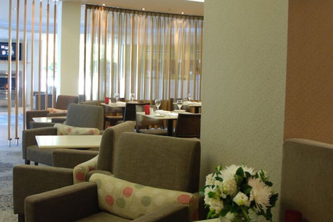 Terrace Hotel Adelaide - Holiday Sunshine Coast 3