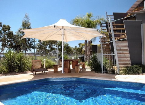 Majestic Oasis Apartments - Holiday Sunshine Coast 2