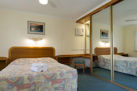 Vacation Village - Holiday Sunshine Coast 3