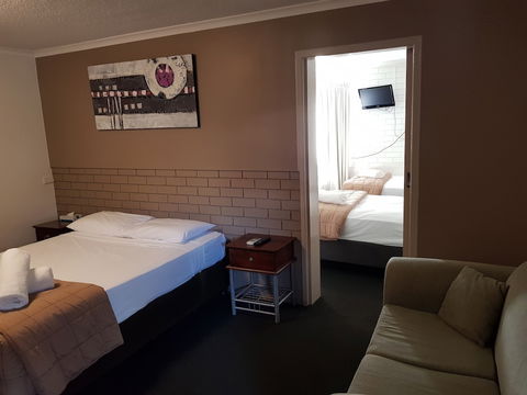 Centrepoint Motor Inn - Holiday Sunshine Coast 6