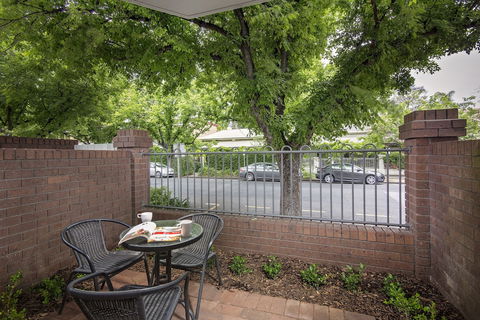 Adelaide Inn - Holiday Sunshine Coast 4