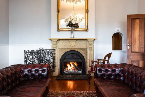 The Dragonfly Inn - Holiday Sunshine Coast 5