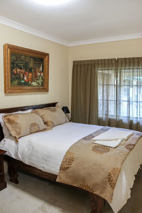 Overlander Homestead Motel - Holiday Sunshine Coast 5