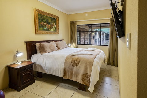 Overlander Homestead Motel - Holiday Sunshine Coast 6