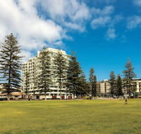 Oaks Glenelg Liberty Suites - Sunshine Coast Tourism