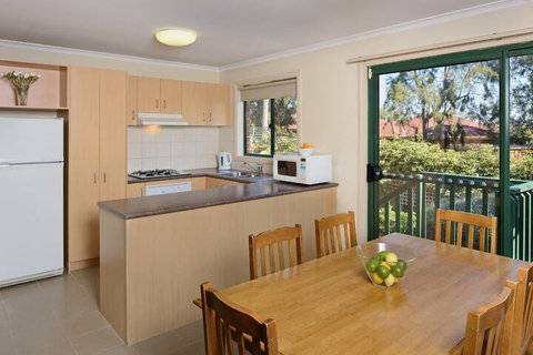 Mount Waverley Townhouses - Holiday Sunshine Coast 3