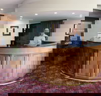 Ensenada Motor Inn and Suites - Sunshine Coast Tourism
