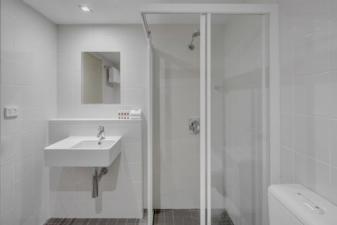 Travelodge Hotel Hobart - Holiday Sunshine Coast 2