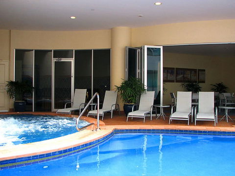 Macarthur Chambers - Holiday Sunshine Coast 1