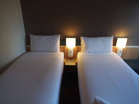 Ibis Sydney Thornleigh - Holiday Sunshine Coast 4