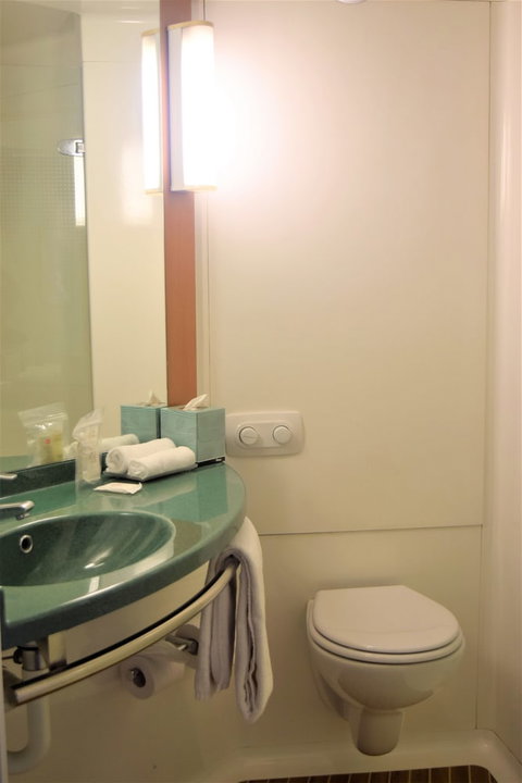 Ibis Sydney Thornleigh - Holiday Sunshine Coast 6