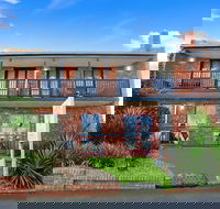 Tudor Motor Inn Warrnambool - Holiday Sunshine Coast