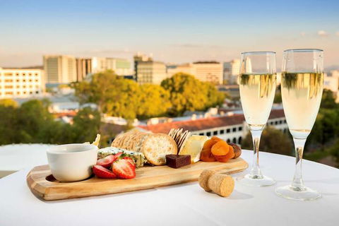 Novotel Canberra - Sunshine Coast Tourism 1