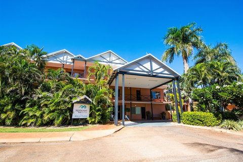 Bayside Holiday Apartments - Sunshine Coast Tourism 1